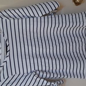 Lilly Pulitzer navy and white pullover